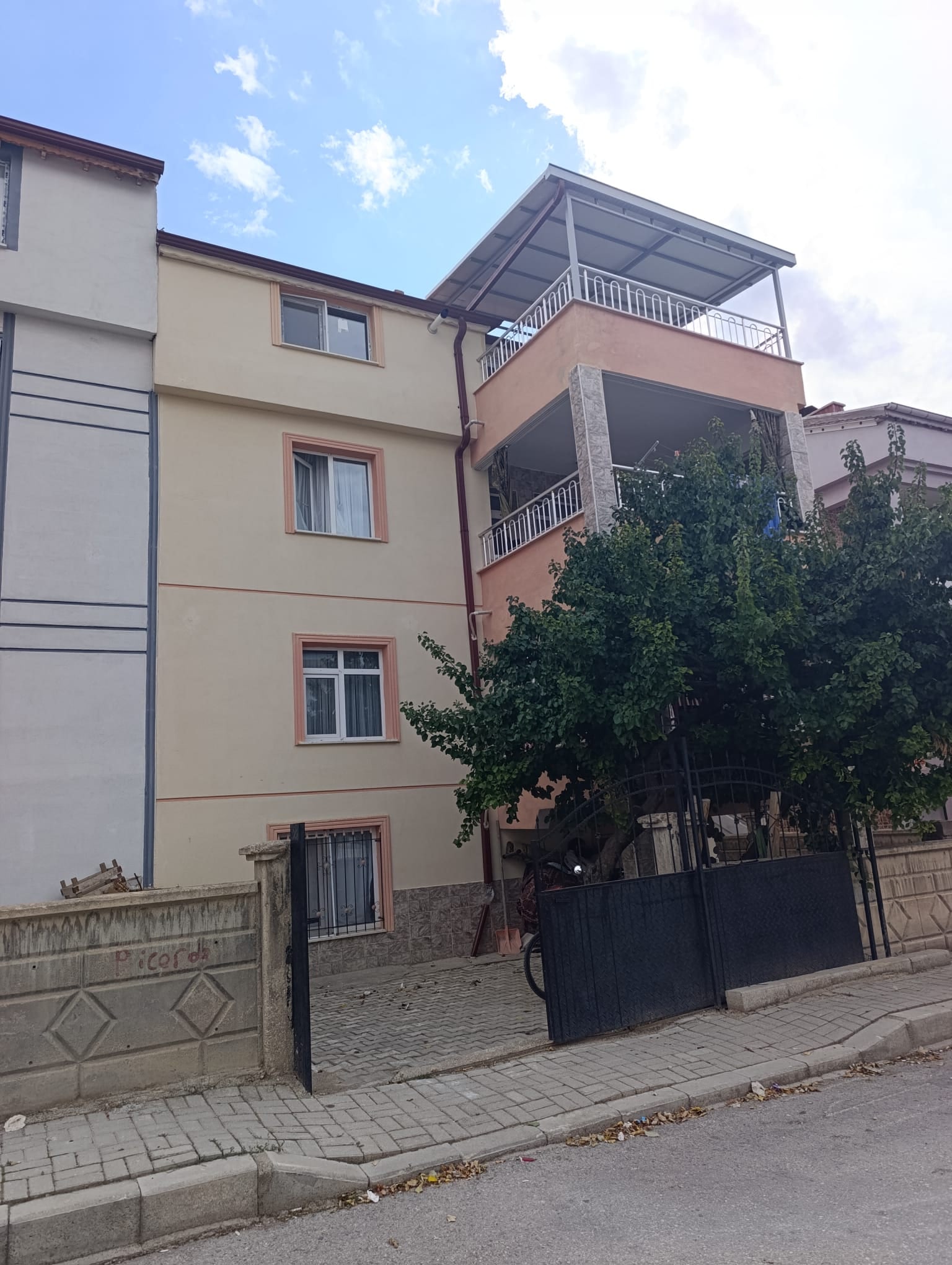 Karaman Merkez Mümine Hatun Mah Kiralık 2+1 Teras Kat Bakımlı