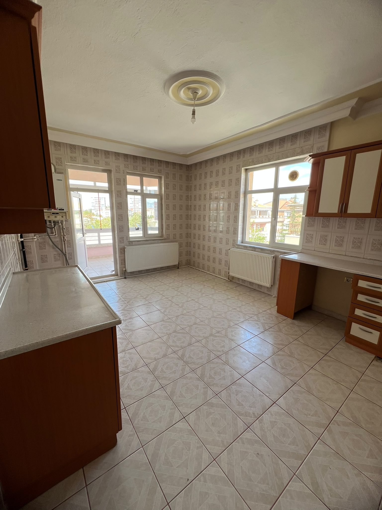 Kiralık Karaman Merkez Hisar'da 3+1 170m² Geniş Aydınlık Balkonlu Daire — görsel 2