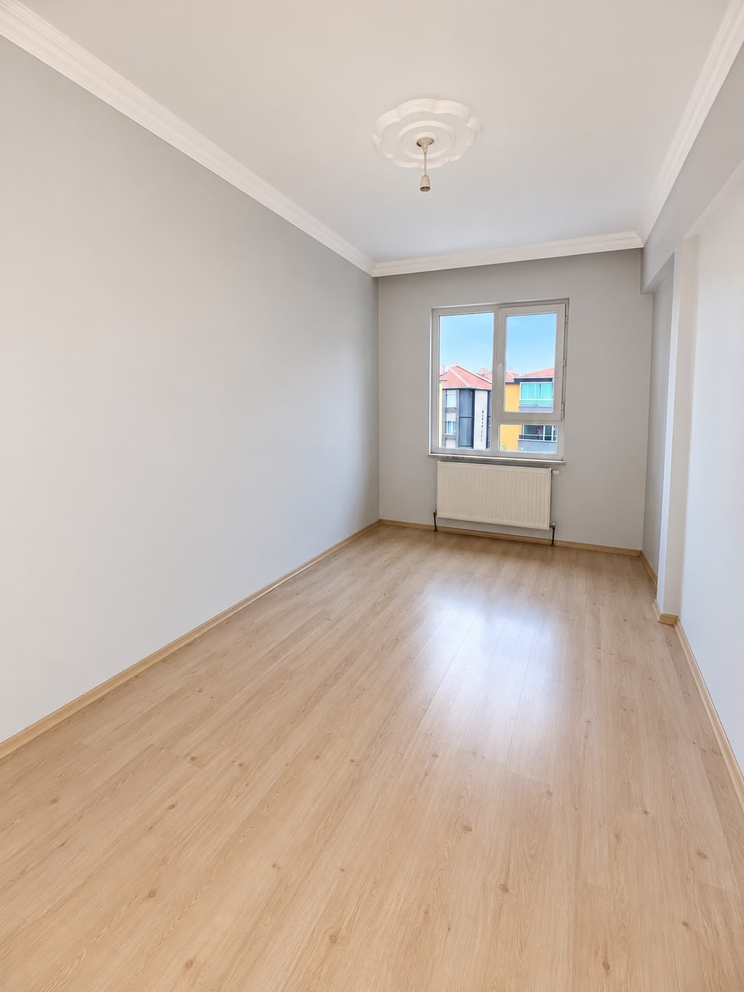 Kiralık Karaman Merkez Kazım Karabekir Paşa'da 3+1 150m² Aydınlık Balkonlu En Üst Kat Daire — görsel 3