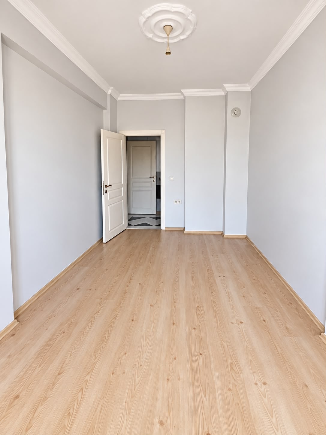 Kiralık Karaman Merkez Kazım Karabekir Paşa'da 3+1 150m² Aydınlık Balkonlu En Üst Kat Daire — görsel 6