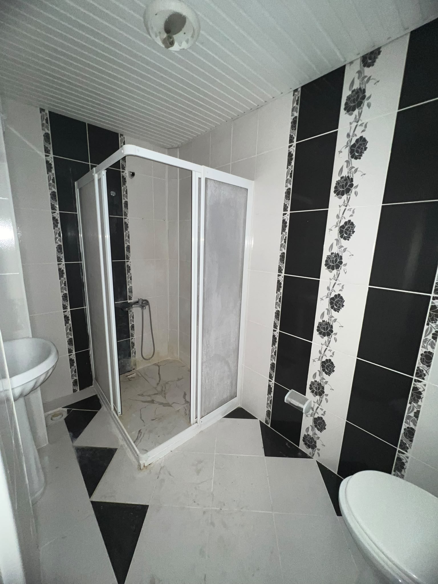 Kiralık Karaman Merkez Kazım Karabekir Paşa'da 3+1 150m² Aydınlık Balkonlu En Üst Kat Daire — görsel 13