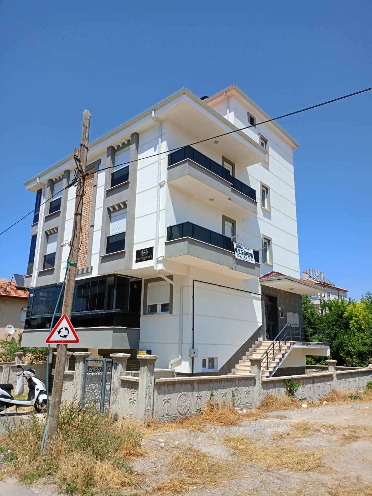 Çeltek Mahallesi Kale Civarı Arakat 3+1 125 M2 Şahsi Garajlı Satılık Lüx Daire — görsel 4