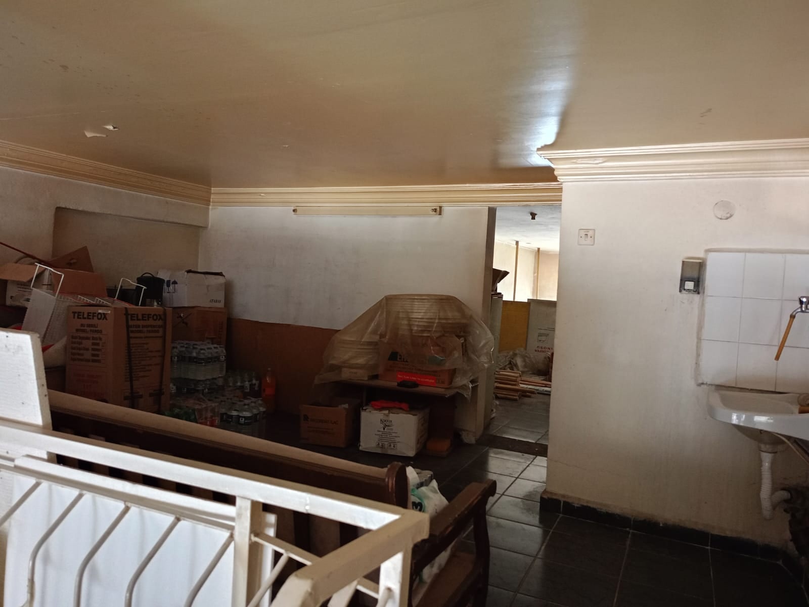 Çarşı Merkezde Çift Cepheli Toplam 337 M2 3 Katlı Komple Satılık İşyeri — görsel 8
