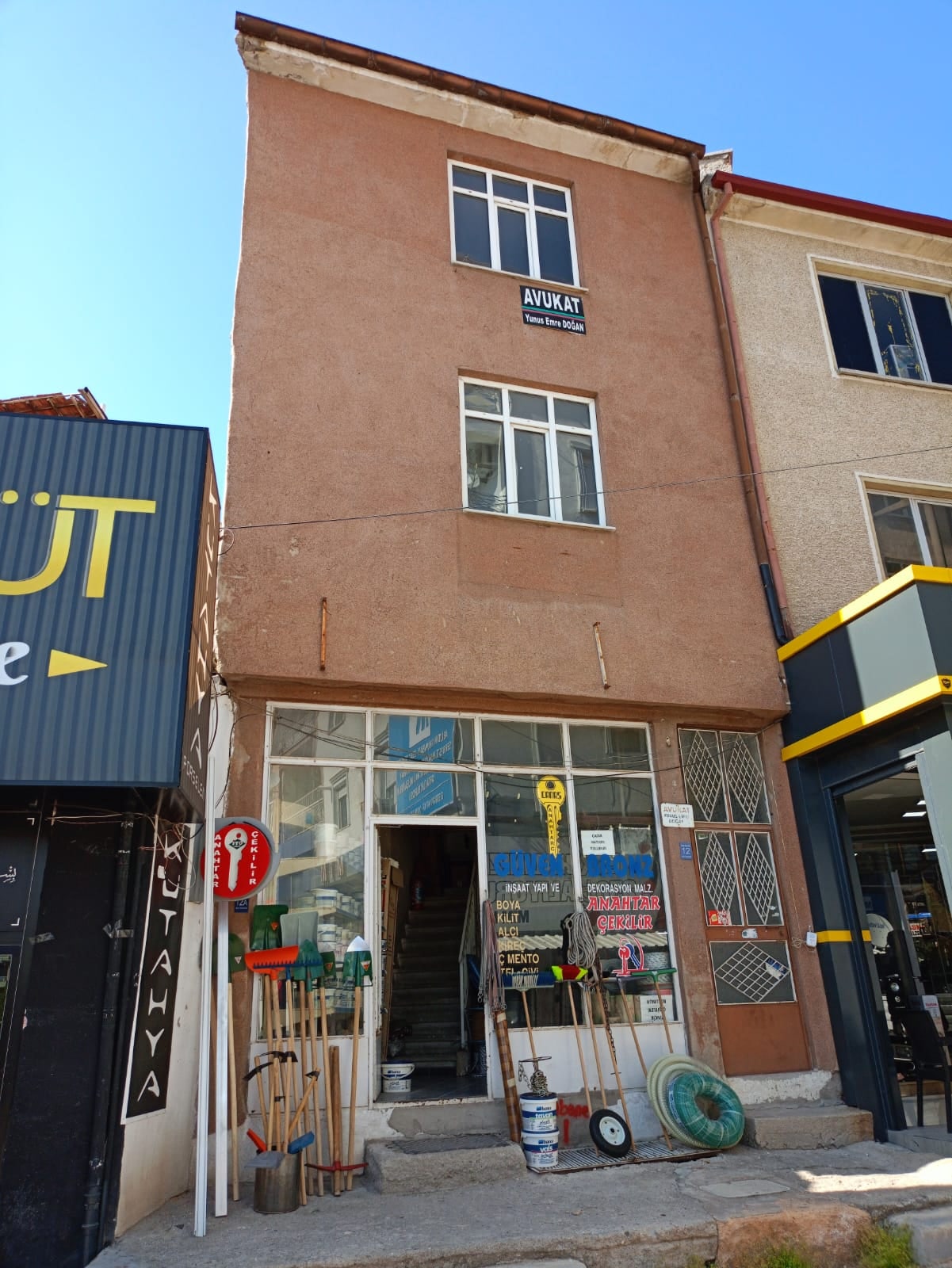 Çarşı Merkezde Çift Cepheli Toplam 337 M2 3 Katlı Komple Satılık İşyeri — görsel 2
