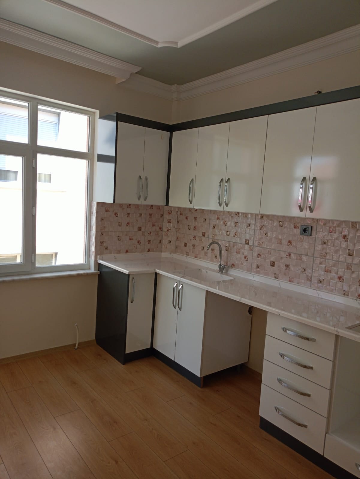 Nefise Sultan Mah.1.istasyon Ceddesinde Full Tadilat Yapılmış 2+1 110 M2 Satılık Daire — görsel 13
